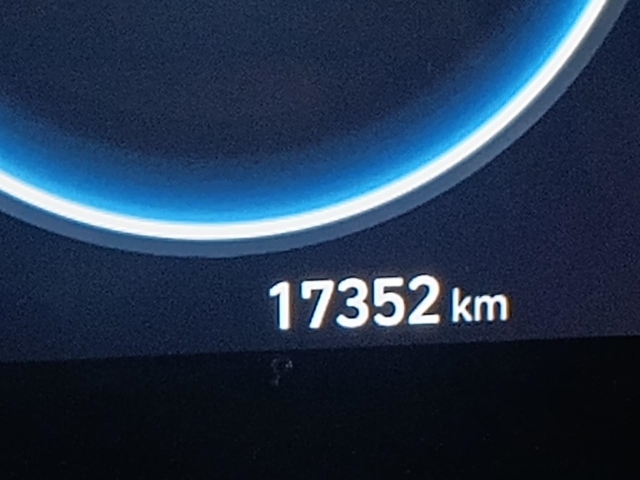 Foto 1 - i30 Kombi AUTOMATIK+NAVI+SITZHZG+LENKRADHZG+ALUFELGEN, abyss black / mic (schwarz)