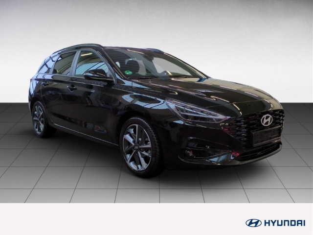 Foto 1 - i30 Kombi AUTOMATIK+NAVI+SITZHZG+LENKRADHZG+ALUFELGEN, abyss black / mic (schwarz)