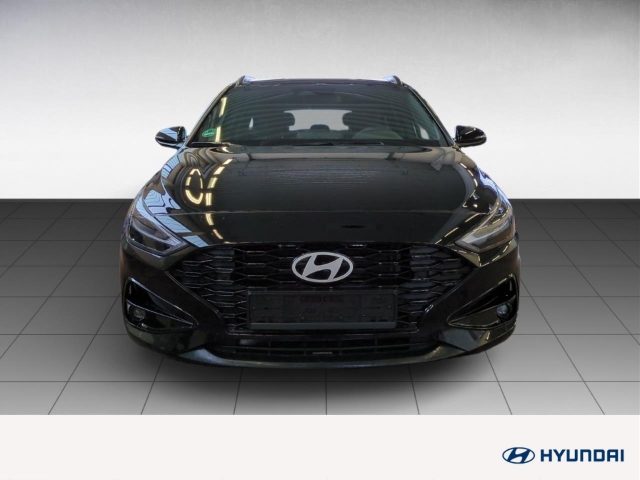 Foto 1 - i30 Kombi AUTOMATIK+NAVI+SITZHZG+LENKRADHZG+ALUFELGEN, abyss black / mic (schwarz)