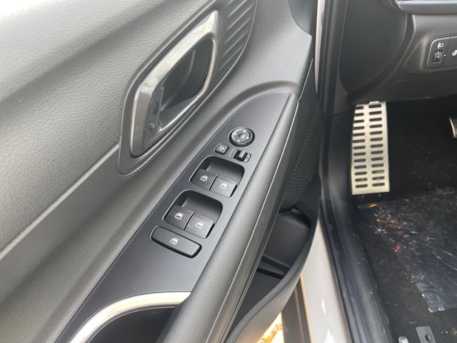 Foto 1 - BAYON PRIME+SONDERFARBE+DACHLACKIERUNG, atlas white/ phantom black / sol (weiss)